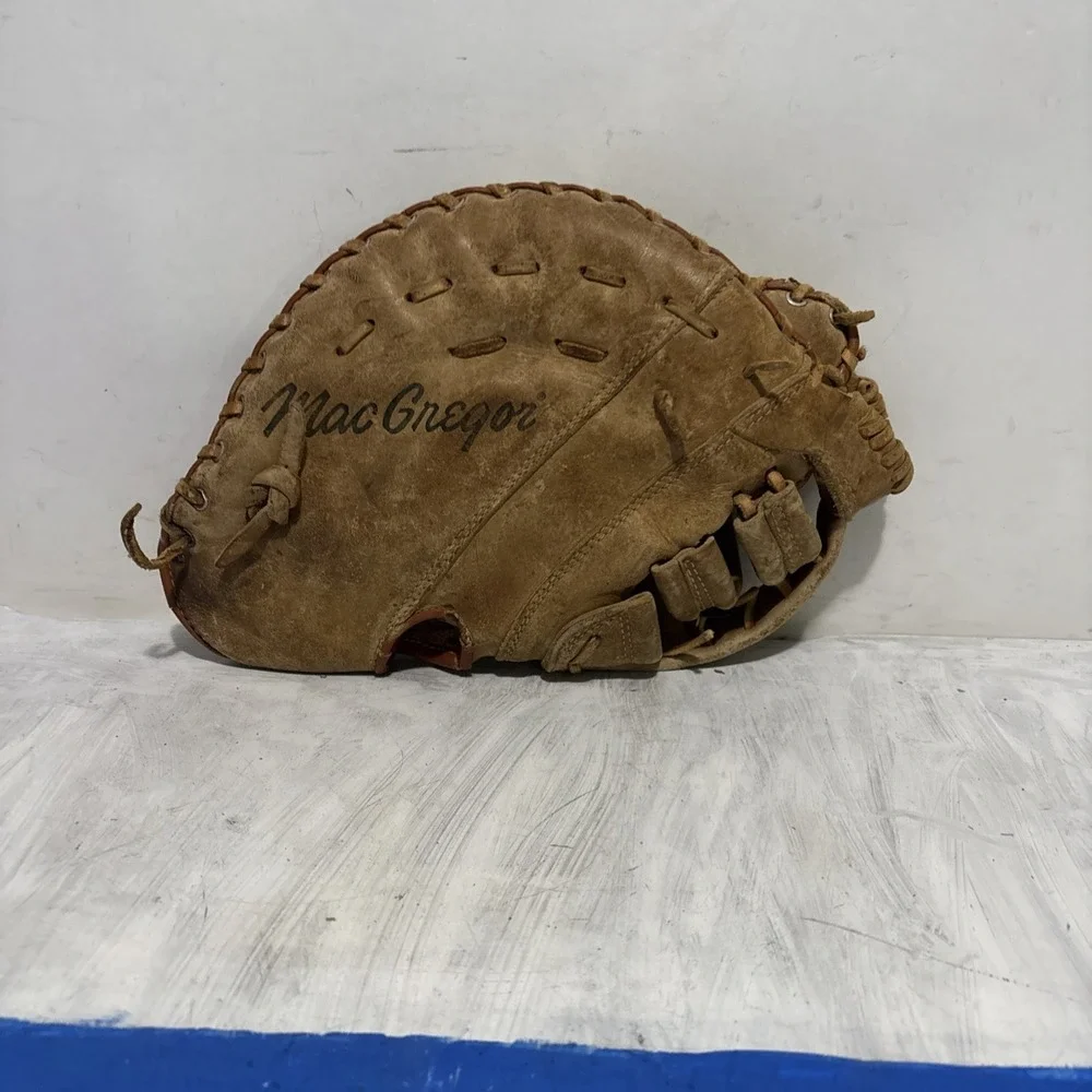 Mcgregor First Base MITT